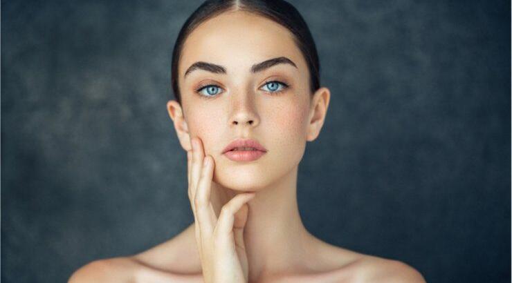 Λαμπερή και νεανική επιδερμίδα χωρίς νυστέρι