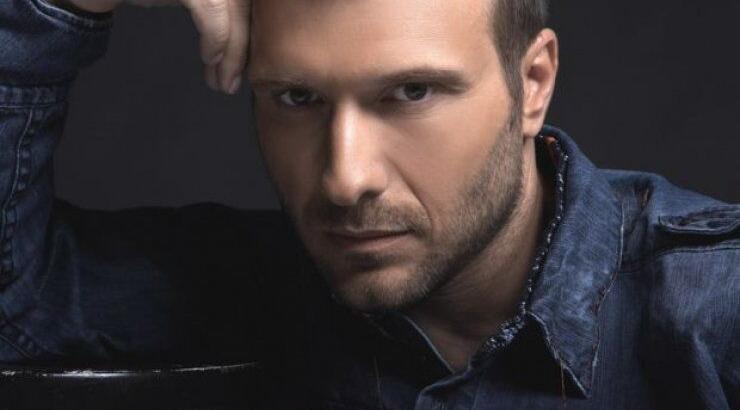 Γιάννης Πλούταρχος: Αγόρασε και έχτιζε μεζονέτες σε...ξένο οικόπεδο