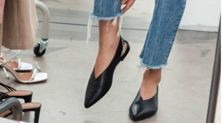 Αυτά τα flat shoes κοστίζουν μόλις 20 εύρω και είναι ιδανικά για τα office looks σου   