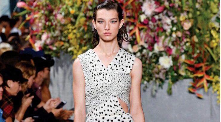 Πουά με πουά για στιλάτα κοριτσίστικα σύνολα