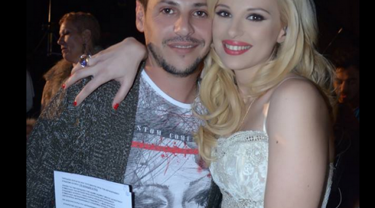 Δείτε αλυσοδεμένο τον αδελφό της Χριστιάνας Αριστοτέλους στο κέντρο της Πάφου!