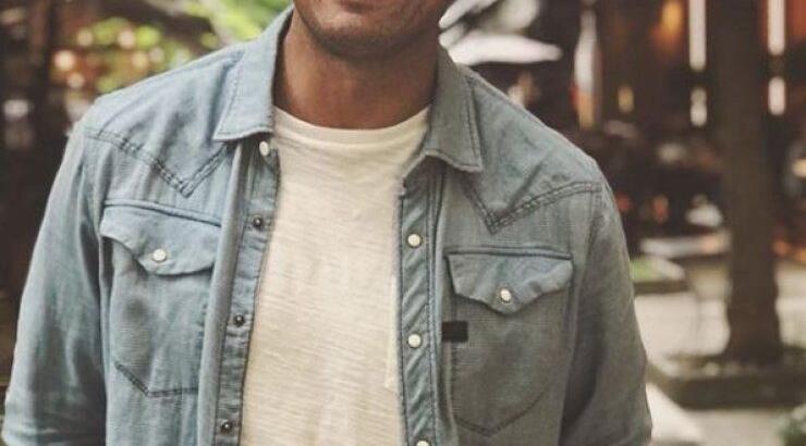 Ο Σάββας Πούμπουρας στο Κόκκινο Λιμανάκι και το συγκινητικό  μήνυμα συμπαράστασης στους κατοίκους [βίντεο]