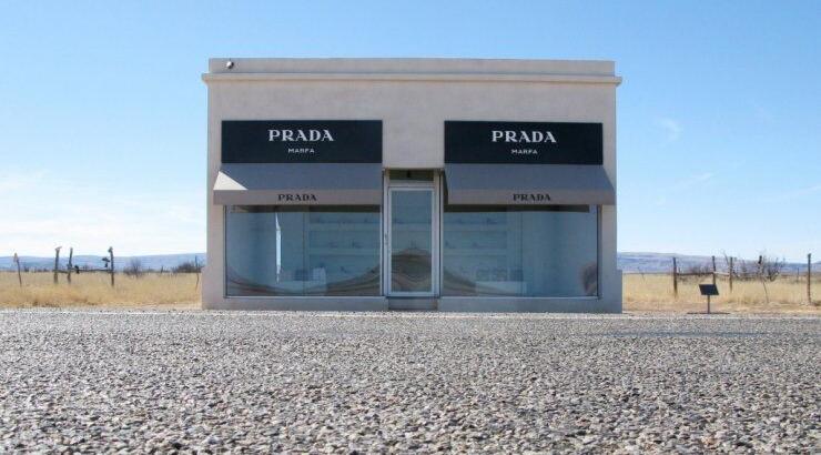 Πλησιάζει το τέλος της Prada Marfa;