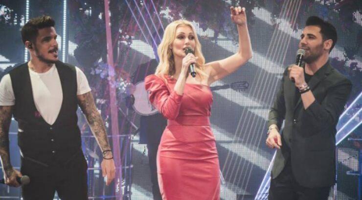 Εντυπωσίασε η Νατάσα Θεοδωρίδου στην πρεμιέρα της με δημιουργίες Έφης Παπαιωάννου [εικόνες]