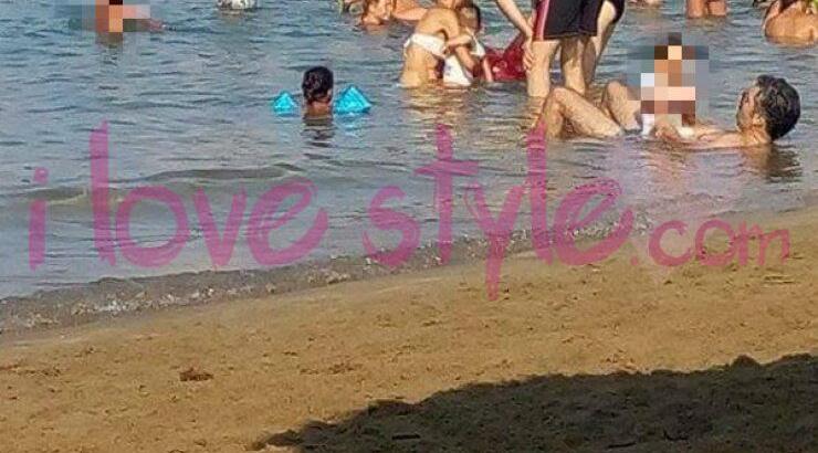 Επώνυμος Κύπριος στην παραλία με τα παιδιά του!