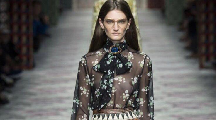 Πώς να φορέσεις την printed bow blouse