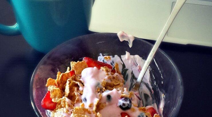 Τα λάθη που κάνουμε στο πρωινό μας γεύμα και μας προσθέτουν κιλά