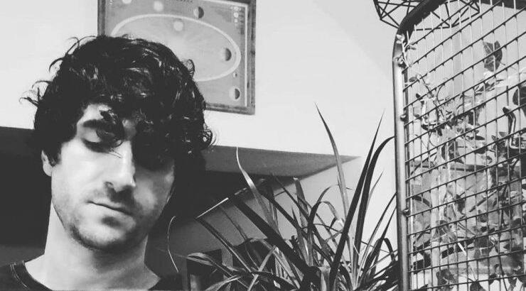 Προκόπης Αγαθοκλέους: “Ραγίζει” καρδιές δείχνοντάς μας το καμένο σπίτι της γιαγιάς του στον Αρακαπά [εικόνα]