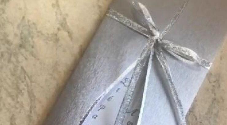 Κύπρια παρουσιάστρια παντρεύεται και μας έδειξε για πρώτη φορά το προσκλητήριο του γάμου της