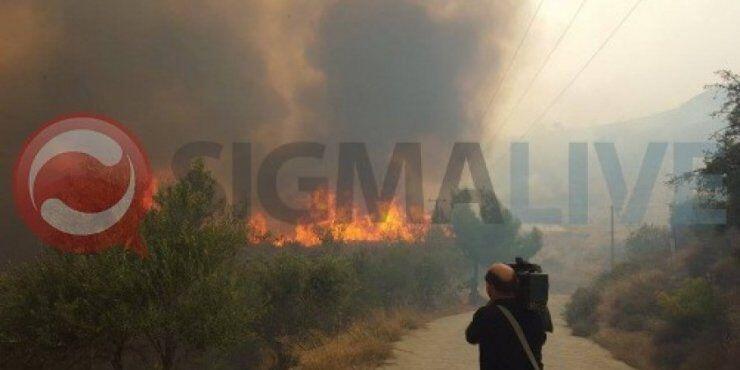 Σε ύφεση η πυρκαγιά στον Αγ.Αμβροσιο