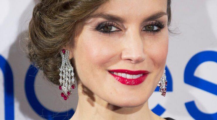 Η βασίλισσα της Ισπανίας επέλεξε να φορέσει ένα φόρεμα που κοστίζει 50 ευρώ 