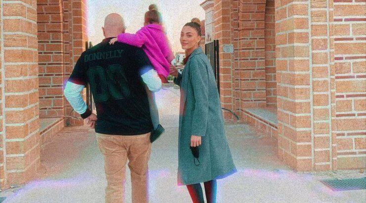  Κουινέλης - Αδάμου: Η κόρη τους έγινε εξώφυλλο στο καινούργιο τους τραγούδι [εικόνα]