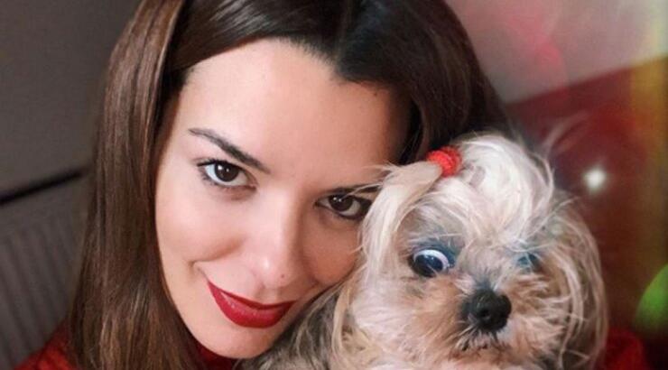 Νικολέτα Ράλλη: Δείτε την να ποζάρει μόνο με τα εσώρουχα στον πύργο του Άιφελ