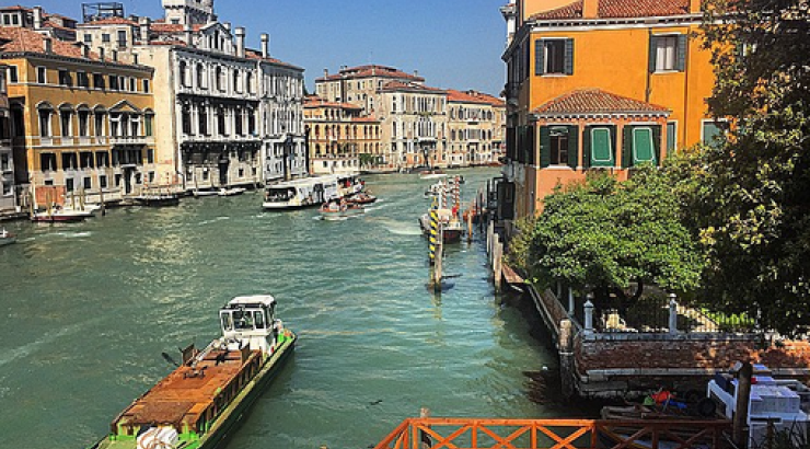 Ποια επώνυμη Κύπρια βρίσκεται αυτή τη στιγμή στη Βενετία