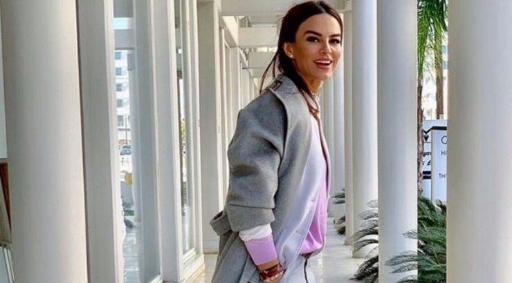 Μάθαμε πόσα κοστίζουν τα oxford shoes της Ramona Filip Τορναρίτη τα οποία λατρέψαμε 