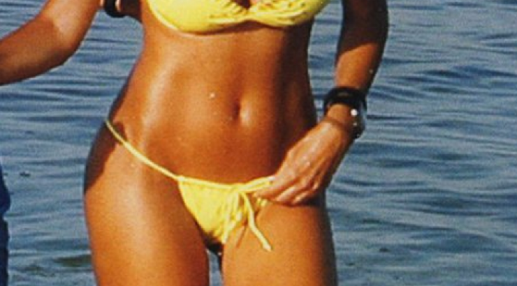 Αναστατώνει την παραλία η σύντροφος επώνυμου Κύπριου!