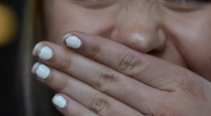 Πως αντιδρούν οι άνθρωποι όταν κάποιος άγνωστος τους αποκαλεί “όμορφους”