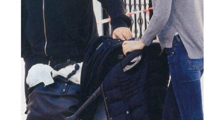 Υβόννη Μπόσνιακ: Με φουσκωμένη κοιλίτσα στη Μύκονο με τον Αντώνη Ρέμο!