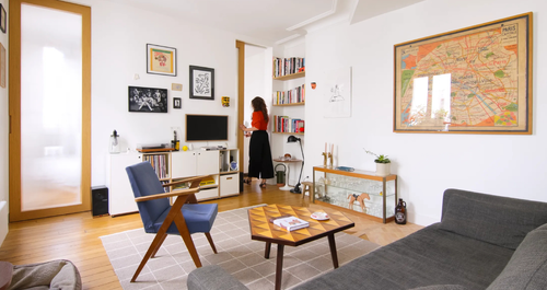 Ένα διαμέρισμα 45τ.μ. και 20 ετών μετατράπηκε σε ένα φωτεινό, ανοιχτό σπίτι