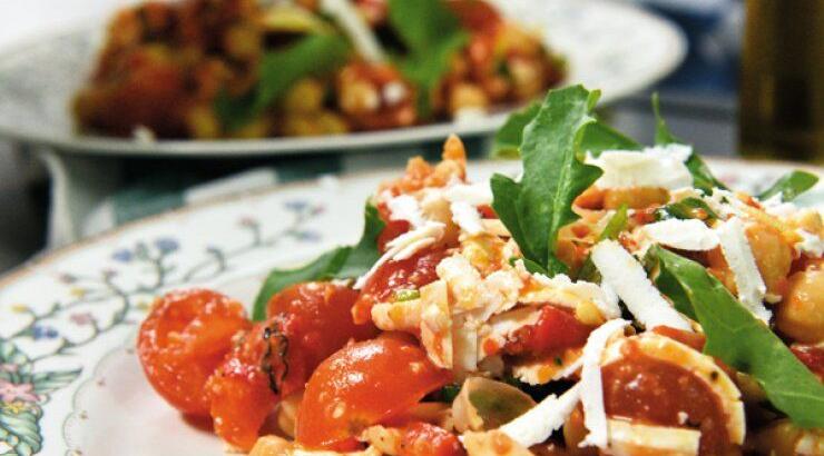 Ρεβίθια με αναρή, ρόκα και πιπεριές Φλωρίνης