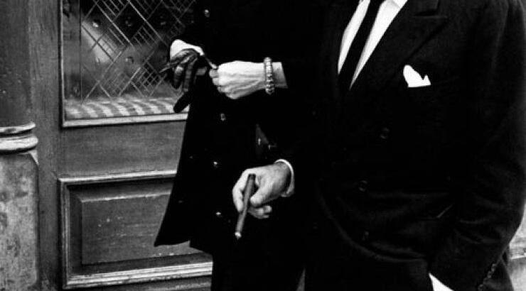 Ο Ωνάσης έβαλε να φωτογραφίσουν γυμνή την Τζάκι στον Σκορπιό [εικόνες]