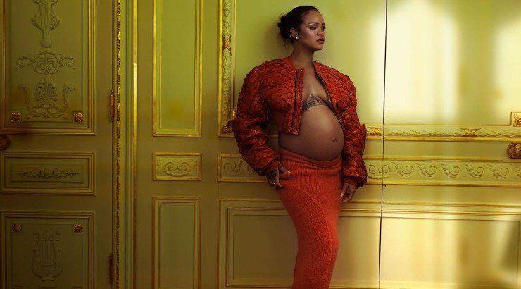 Η Rihanna φωτογραφήθηκε για τη Vogue λίγο πριν γεννήσει και είναι εκθαμβωτική! [εικόνες]