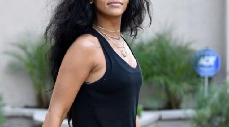 Η Rihanna τρώει και... φαίνεται: Δείτε την πιο ζουμερή και sexy από ποτέ!