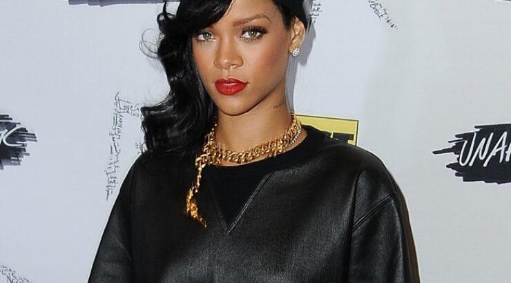 Rihanna: Ξέσπασε σε κλάματα πάνω στη σκηνή