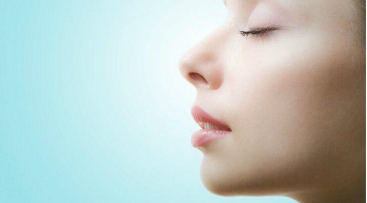 Πώς να διορθώσεις τις ατέλειες της μύτης σου χωρίς νυστέρι