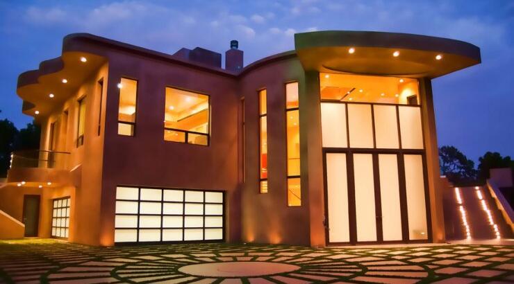 Η RiRi νοικιάζει την έπαυλή της!!! [φωτογραφίες]