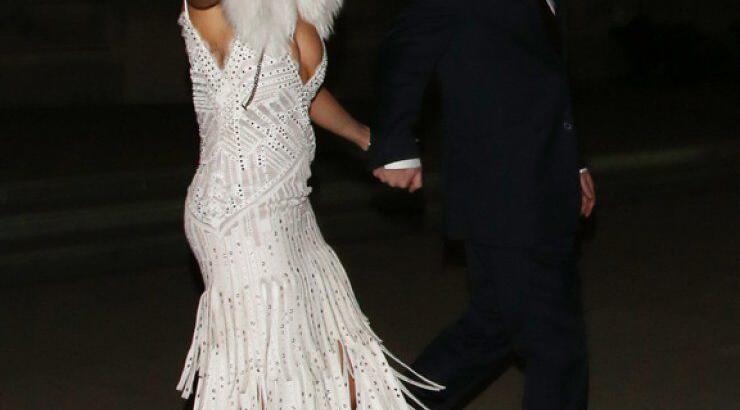 Στα λευκά η Rita Ora [εικόνες]