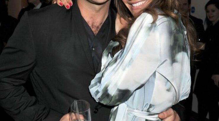 Robbie Williams: Έγινε μπαμπάς και ονόμασε την κόρη του Θεοδώρα!