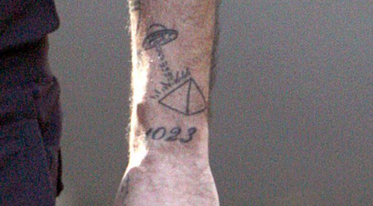 Διάσημος τραγουδιστής έκανε τατουάζ την κόρη του [φωτογραφία]