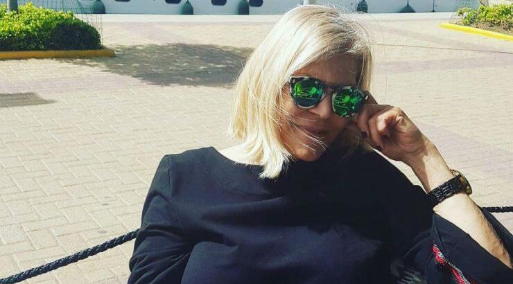 Η Ρούλα Γεωργιάδου "λύγισε" και πήγε να δει τα εγγονάκια της για λίγο από μακριά!