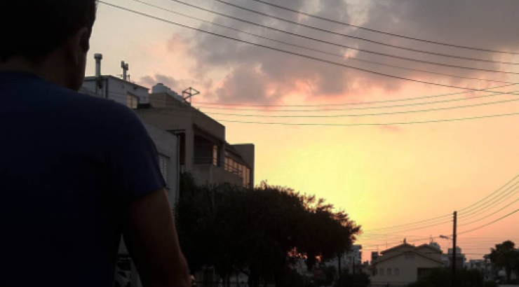 Η πρώτη βόλτα παρουσιαστή της κυπριακής τηλεόρασης με τα μωράκια του!