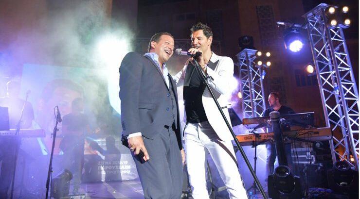 Χρύσανθος Τσουρούλλης: Το ντουέτο με τον Σάκη Ρουβά επί σκηνής στην παρουσίαση προγράμματος του ΣΙΓΜΑ! [εικόνες & βίντεο]