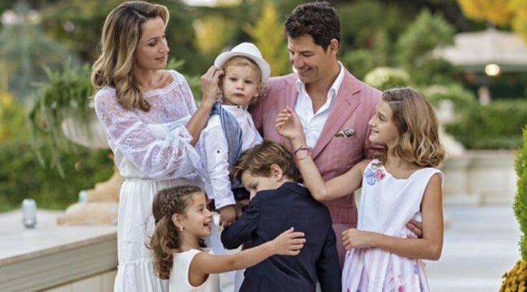 Σάκης Ρουβάς: Μίλησε πρώτη φορά για τη βάπτιση του μικρού Απόλλωνα! [βίντεο]