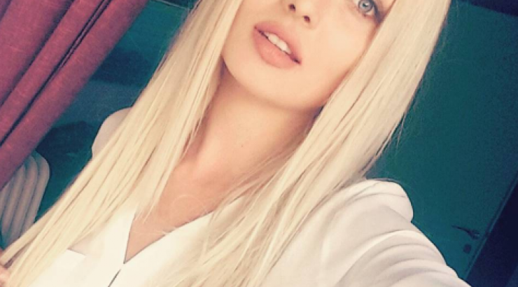 Ροζίτα Κεντάλα: Με σέξι ολόσωμο μαγιό κάνει water sports!