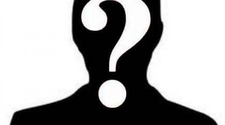 Ποιος γοητευτικός ηθοποιός περνάει μια δροσερή μέρα στα Πυργά;