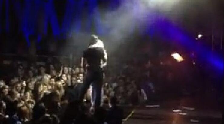 Σάκης Ρουβάς: Ποιά ήταν η Κύπρια τυχερή που τραγούδησε μαζί του "Το χρόνο σταματάω"