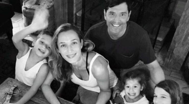 Ρουβάς - Ζυγούλη: Η οικογενειακή βραδινή βόλτα τους στο κέντρο της Αθήνας που λατρέψαμε [εικόνες]