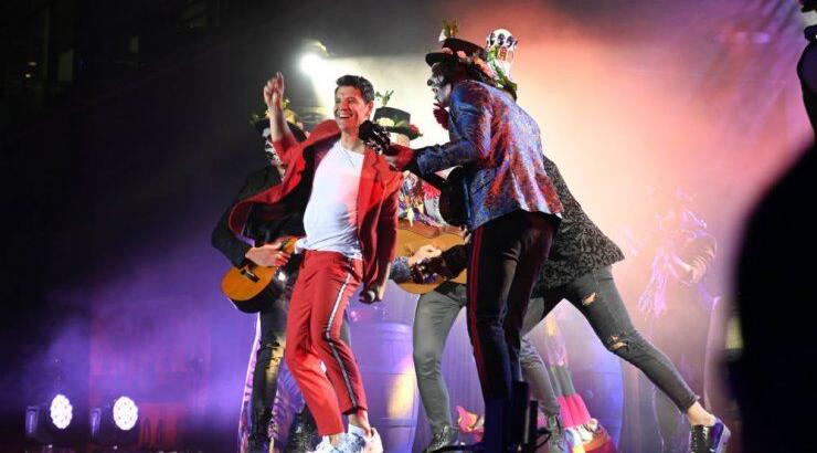 Σάκης Ρουβάς: Μίλησε πρώτη φορά για το νέο του τραγούδι και τη χθεσινοβραδινή έναρξη στα Super Music Awards