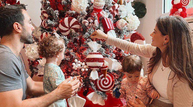 Σάκης Τανιμανίδης: Το τρυφερό βίντεο που προσπαθεί να κοιμίσει τις κόρες του με τραγούδι