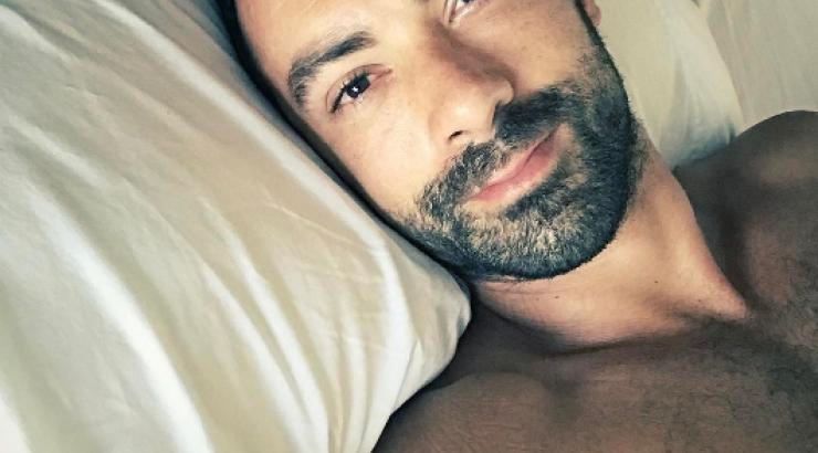 Σάκης Τανιμανίδης: Πέρασε ολόκληρο το βράδυ με ορό στο κρεβάτι!