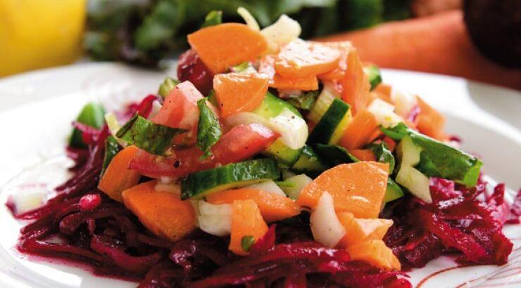 Σαλάτα με λαχανικά από το Μένοικο