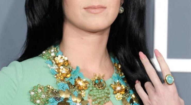 Οι επώνυμες επιλέγουν Sally Hansen