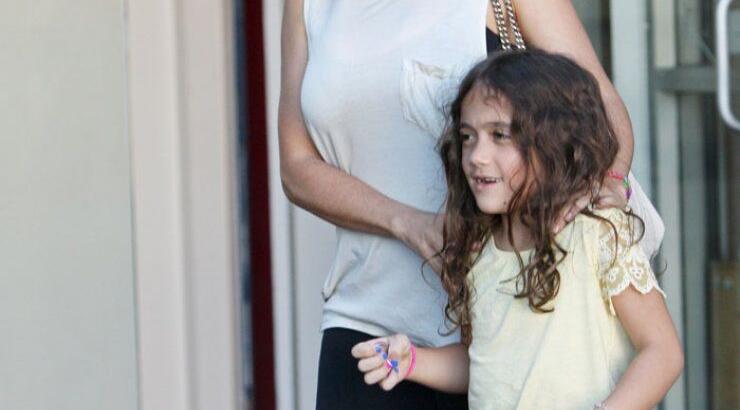 Salma Hayek: Για ψώνια μαζί με την κορούλα της [εικόνες]