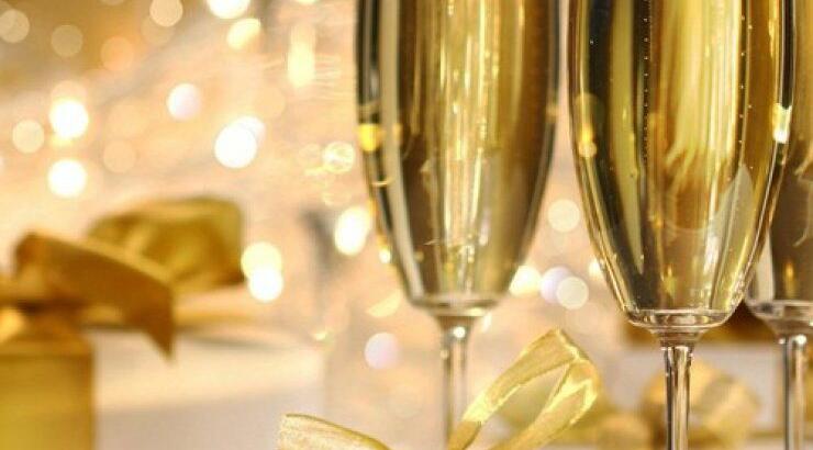 Τι να κάνετε τη σαμπάνια που περίσσεψε από το ρεβεγιόν