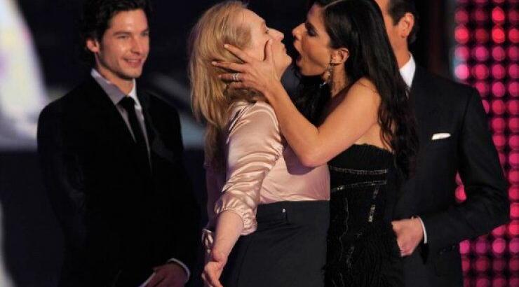 Γιατί η Σάντρα Μπούλοκ φίλησε στο στόμα τη Μέριλ Στριπ