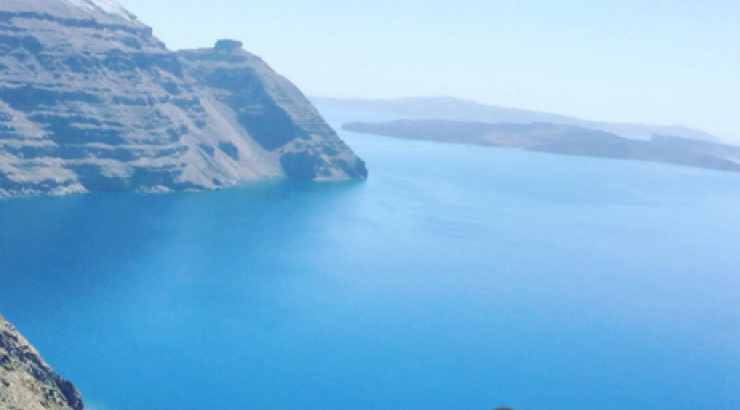 Ελένη Μενεγάκη: Όσα αποκάλυψε για το ταξίδι της στη Σαντορίνη! [βίντεο]